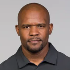 Brian Flores headshot